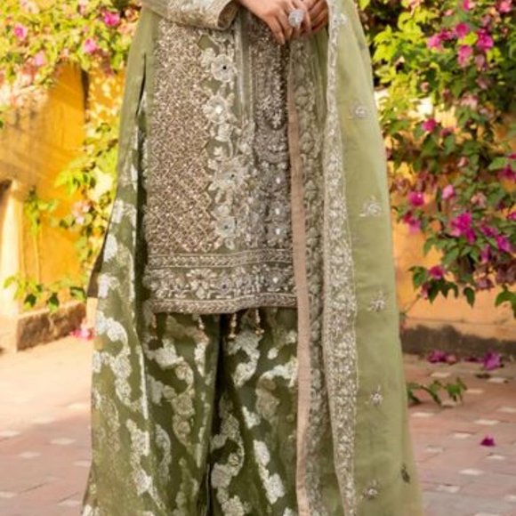 Luxury Sharara Style Pakistani Suit - Picture 3 of 3
